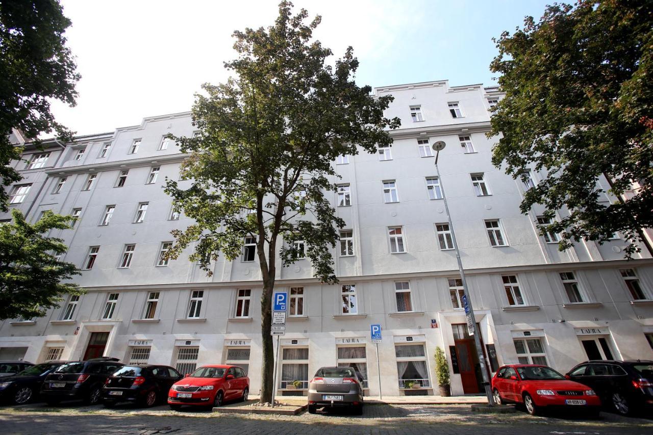 Hostel Dakura Prague Luaran gambar
